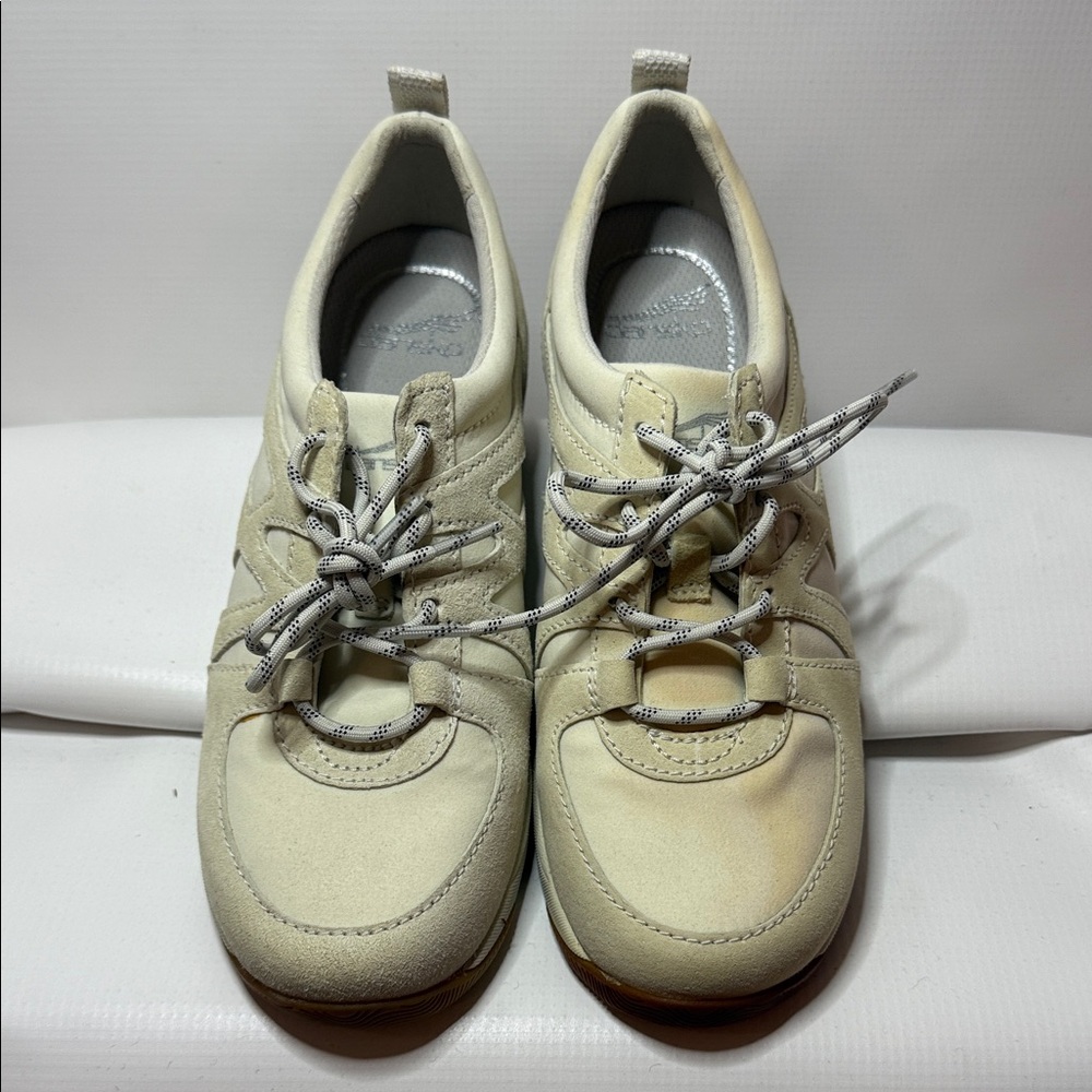 Dansko Hattu Suede Cream Sneakers with Patterned Laces
